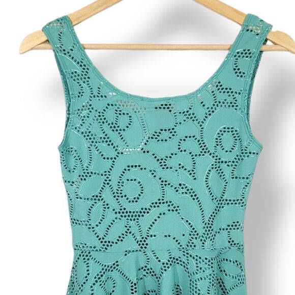 Vintage 90's Y2K Rue 21 High Low Open Knit Peplum Sleeveless Top in Turquoise - Picture 4 of 8